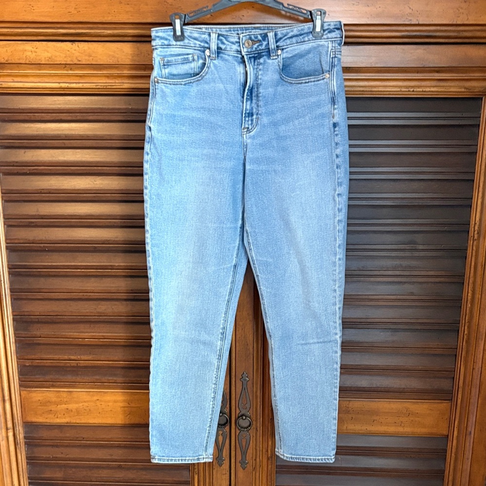 American Eagle Outfitters Light Blue Straight Leg Jeans